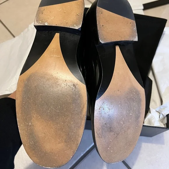 BLOGGERS FAV: CHANEL MOCCASINS LOAFERS IN BLACK - Picture 6 of 6